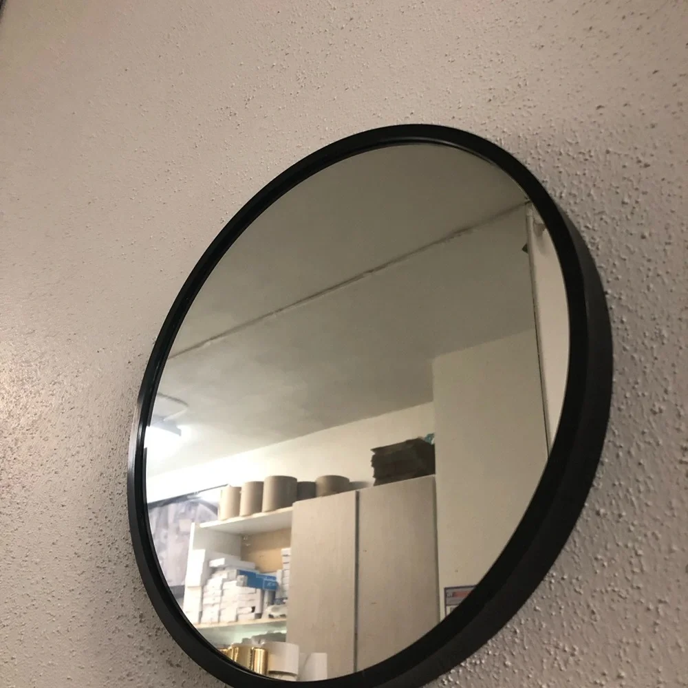 Round 12 in Mirror in Metal Frame Black